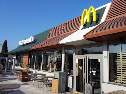 McDonald's, Fast-Food à Laval