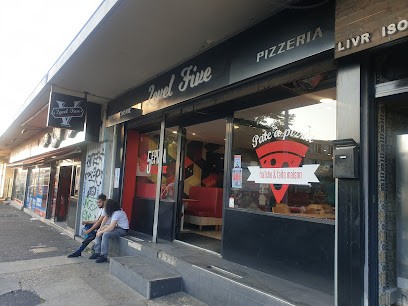 Level Five, Fast-Food à Bondy