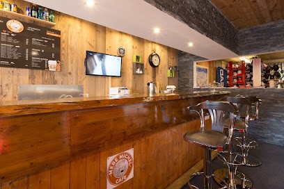LA MERE MICHEL Crêperie Snack Café Alpe D'Huez, Fast-Food à Huez