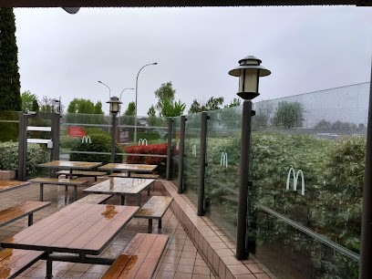 McDonalds, Fast-Food à La Rivière-Saint-Sauveur