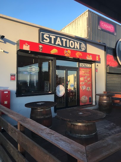 Station44, Snack-Bar à Saint-Mitre-les-Remparts