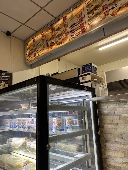 BURGER KEBAB CHICKEN BOUBOU HALLAL MARIGNANE, Fast-Food à Marignane