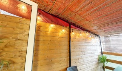 Paparazzi, Fast-Food à Laval