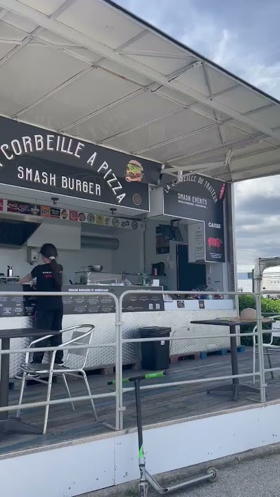 La Corbeille à Pizza, Fast-Food au Luc