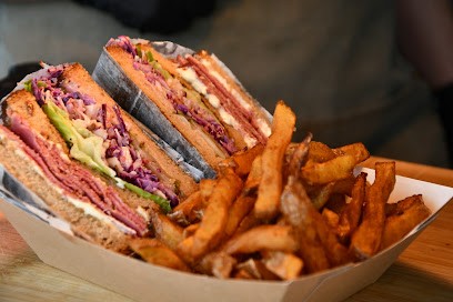 The Famous Bus, Fast-Food à Périgny