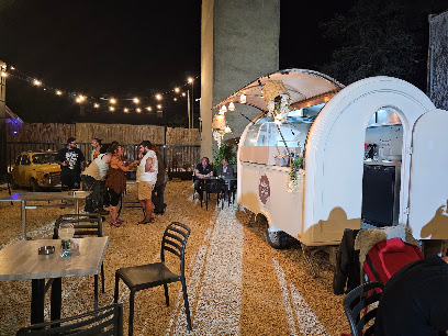 La Roulotte De Printemps Restauration Rapide à Châtellerault