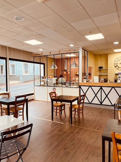 Les boudeuses, Fast-Food à Saint-Lô