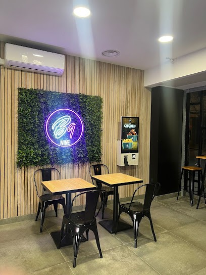 B9 LYON 6 Cours Lafayette, Fast-Food à Lyon 06