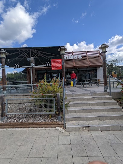 McDonald's, Fast-Food à La Destrousse