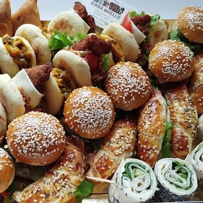 Birna Mhellie, Fast-Food à Saint-Quentin