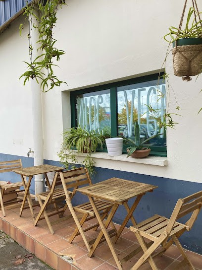 Aloé Vega, Fast-Food à Blagnac