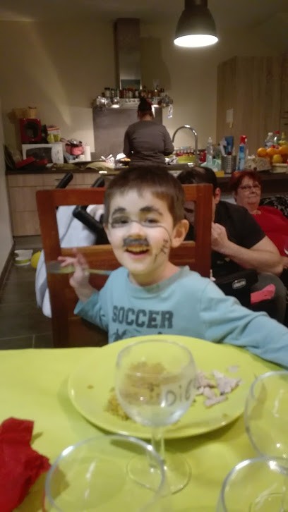 Makhloufi Youssef, Fast-Food à Jonquières