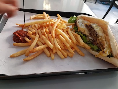 FULL 92, Fast-Food à Nanterre