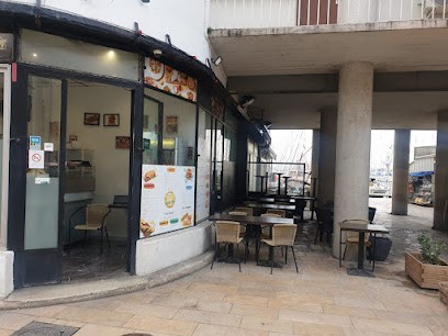 98 Street, Fast-Food à Toulon