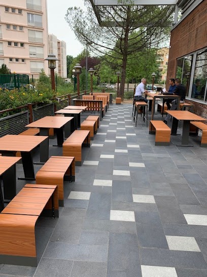 Restaurant McDonald's Lyon Charcot, Fast-Food à Lyon 05