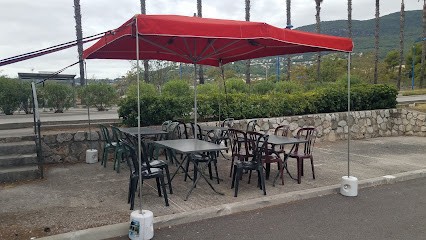 Foodtruck Chez Mumu, Fast-Food à Carros