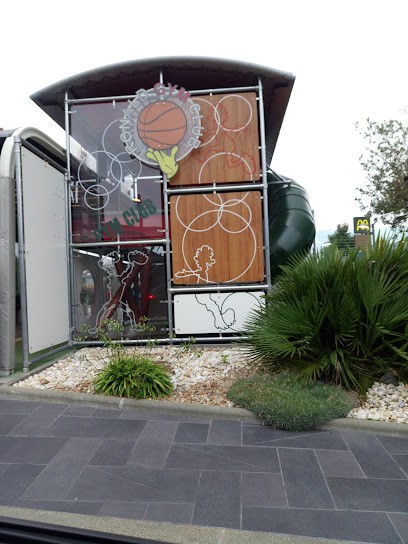 McDonald's, Fast-Food à Lesneven