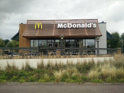 McDonald's, Fast-Food à Saint-Julien-les-Villas