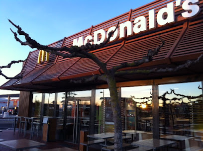 Mcdonald's, Restauration Rapide à Sérignan