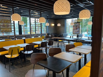 McDonald's, Fast-Food à Bréal-sous-Montfort